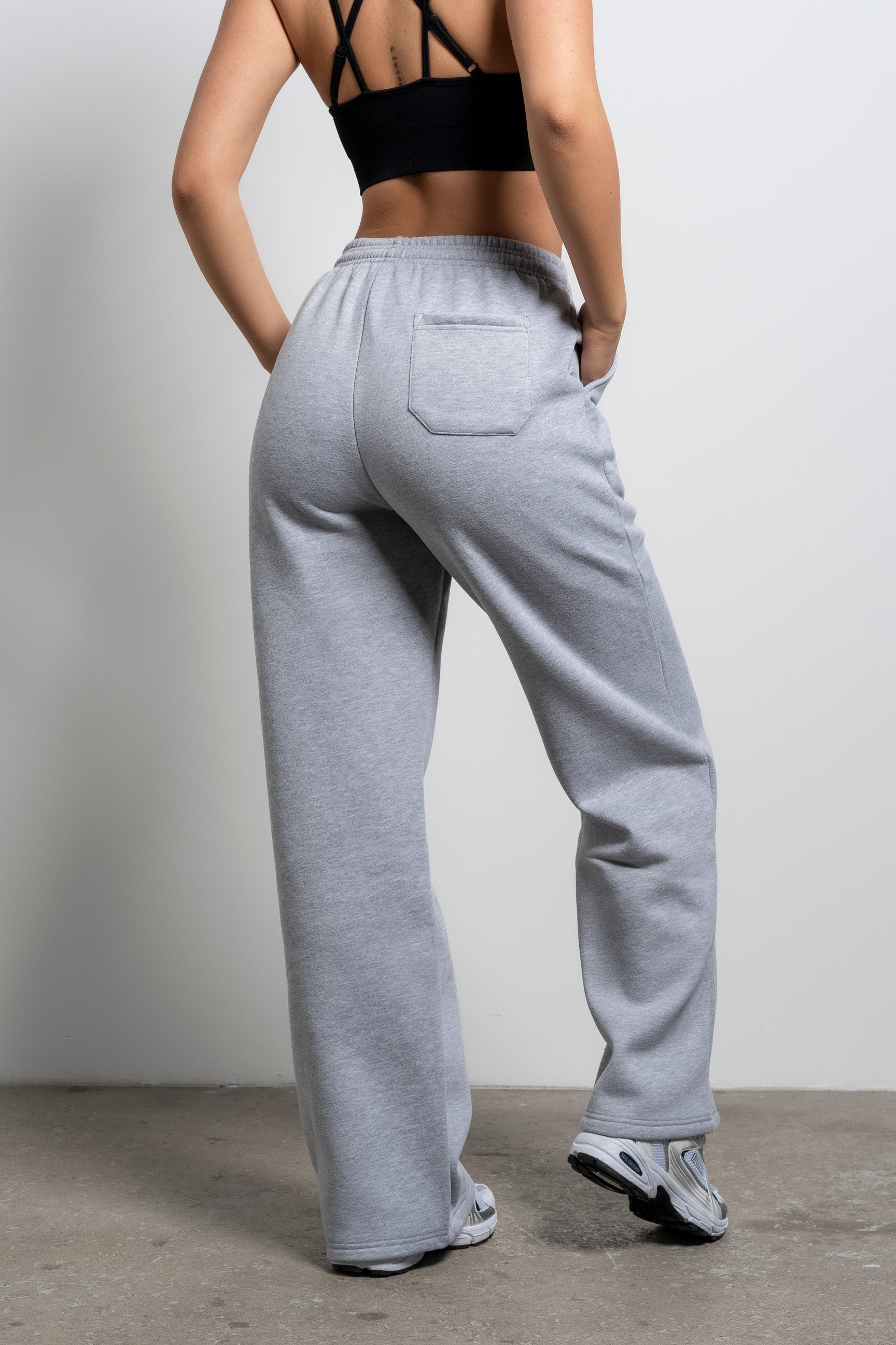 Grey Straight Fit sweatpants - for dame - Famme - Sweatpants